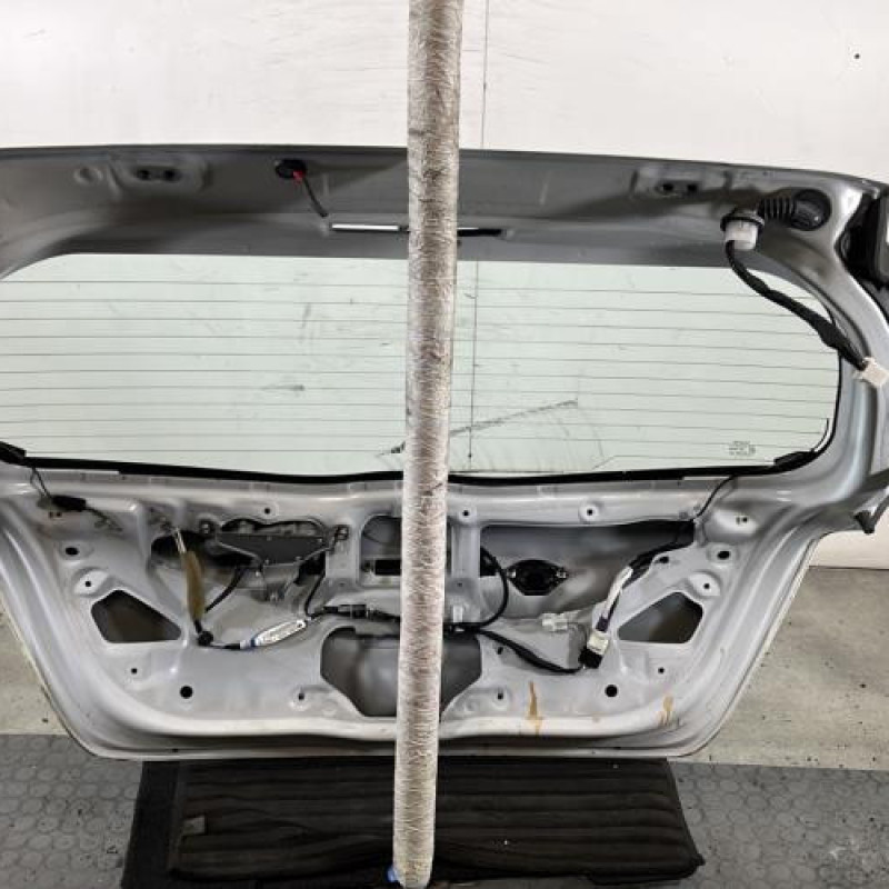 Malle/Hayon arriere TOYOTA YARIS 3 Photo n°10