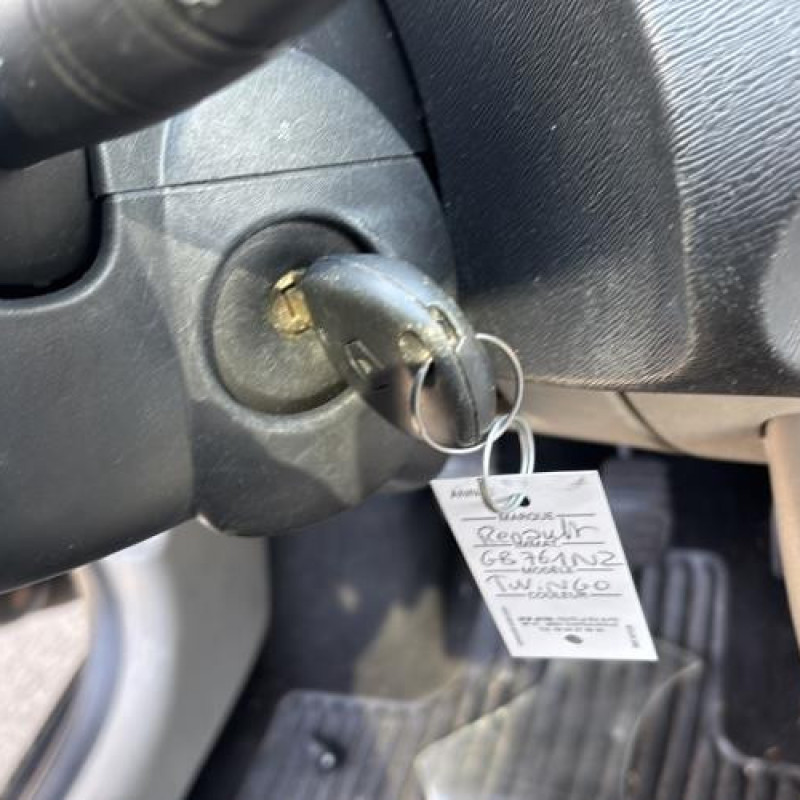 Ceinture avant gauche RENAULT TWINGO 2 Photo n°20