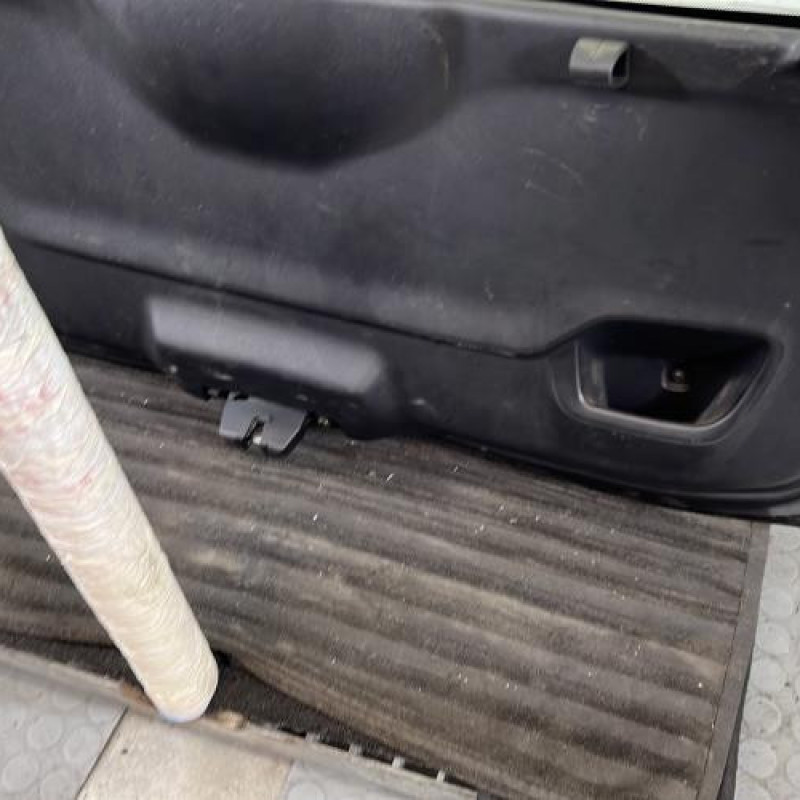 Malle/Hayon arriere PEUGEOT 208 1 Photo n°10