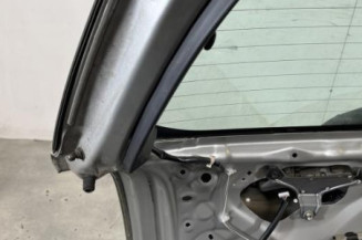 Malle/Hayon arriere TOYOTA AURIS 1