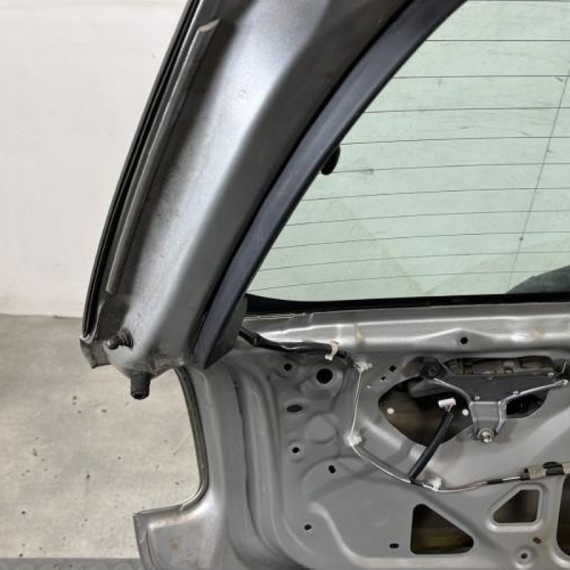 Malle/Hayon arriere TOYOTA AURIS 1 Photo n°8