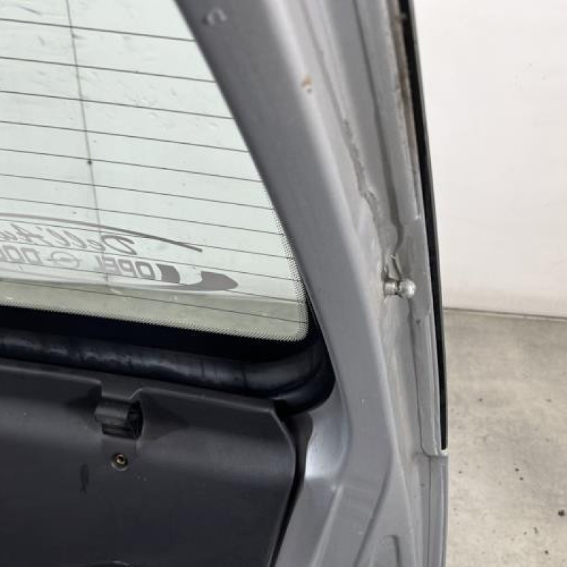 Malle/Hayon arriere OPEL CORSA C Photo n°9