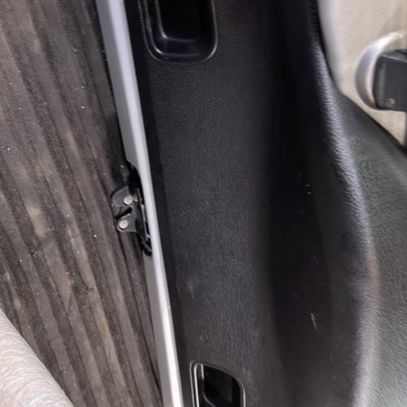 Malle/Hayon arriere PEUGEOT 206 Photo n°10