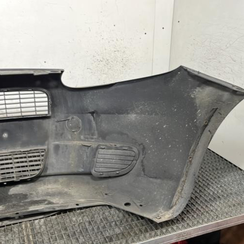 Pare choc avant FIAT GRANDE PUNTO Photo n°4