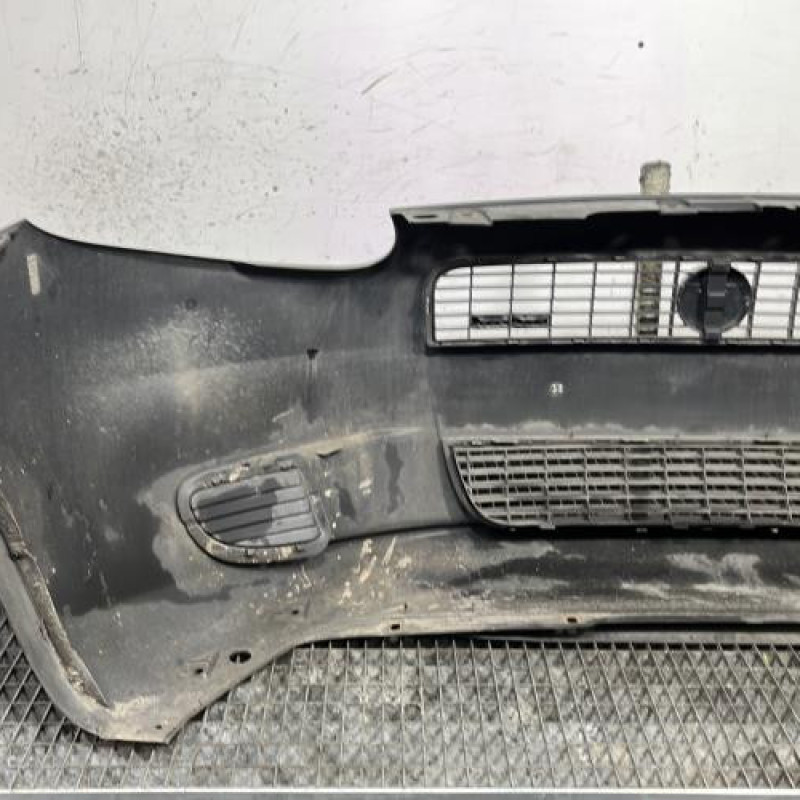 Pare choc avant FIAT GRANDE PUNTO Photo n°6