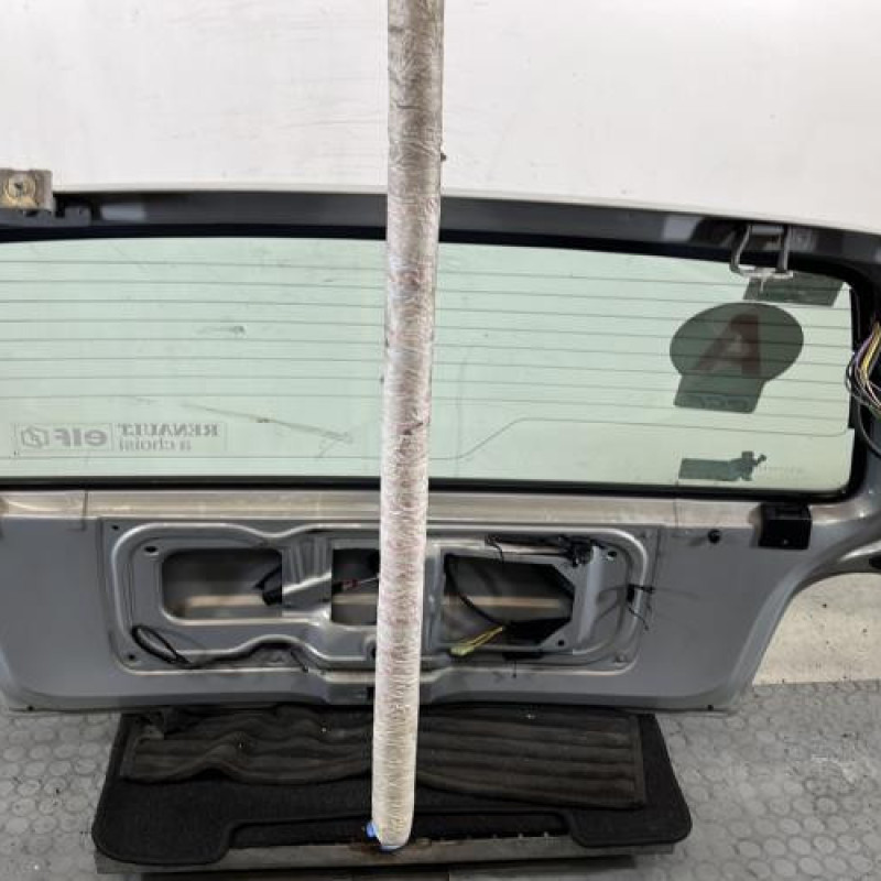 Malle/Hayon arriere RENAULT TWINGO 1 Photo n°8