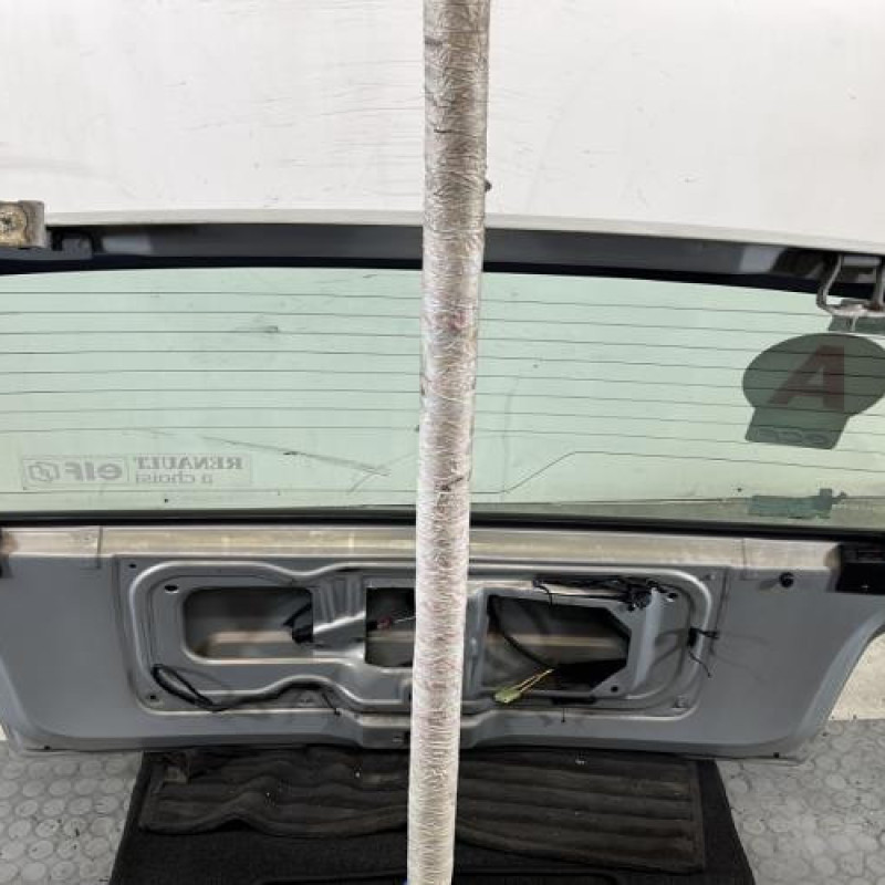 Malle/Hayon arriere RENAULT TWINGO 1 Photo n°9