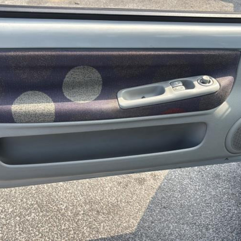 Pare choc arriere RENAULT TWINGO 1 Photo n°15