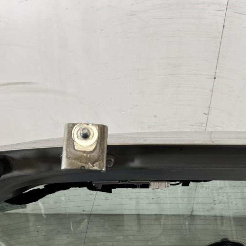 Malle/Hayon arriere VOLKSWAGEN GOLF 6 Photo n°7