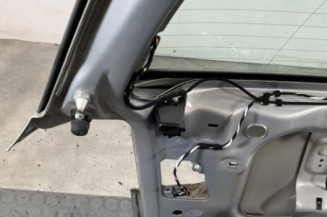 Malle/Hayon arriere VOLKSWAGEN GOLF 6