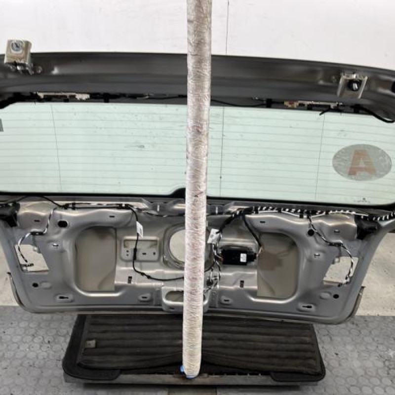 Malle/Hayon arriere VOLKSWAGEN GOLF 6 Photo n°10