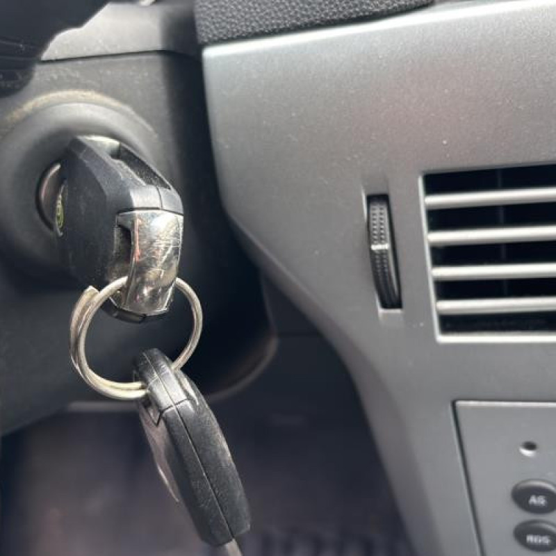 Moteur OPEL ASTRA H Photo n°18