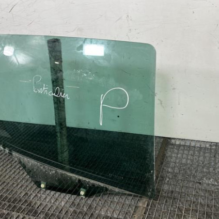 Vitre arriere droit PEUGEOT 207