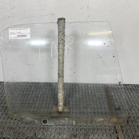 Vitre arriere droit PEUGEOT 306 Photo n°1