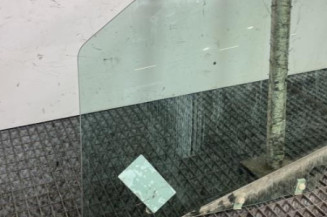 Vitre avant gauche PEUGEOT 207