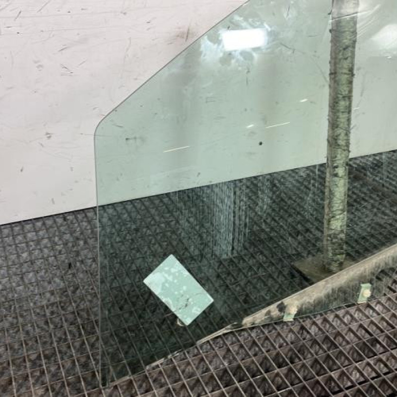 Vitre avant gauche PEUGEOT 207 Photo n°2