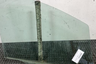 Vitre avant gauche PEUGEOT 207