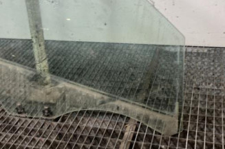 Vitre avant droit DACIA SANDERO 2