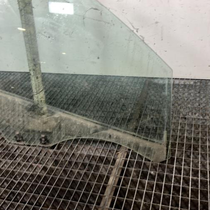 Vitre avant droit DACIA SANDERO 2 Photo n°2