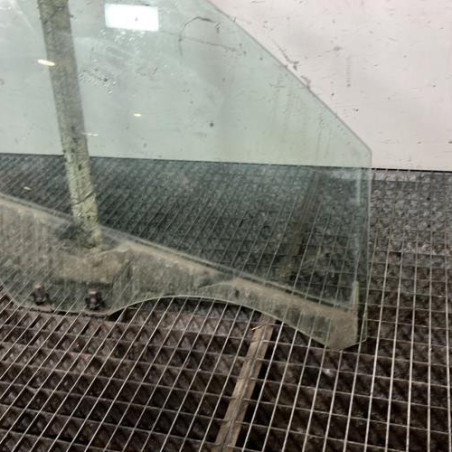 Vitre avant droit DACIA SANDERO 2