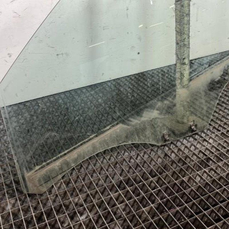 Vitre avant gauche DACIA SANDERO 2 Photo n°2