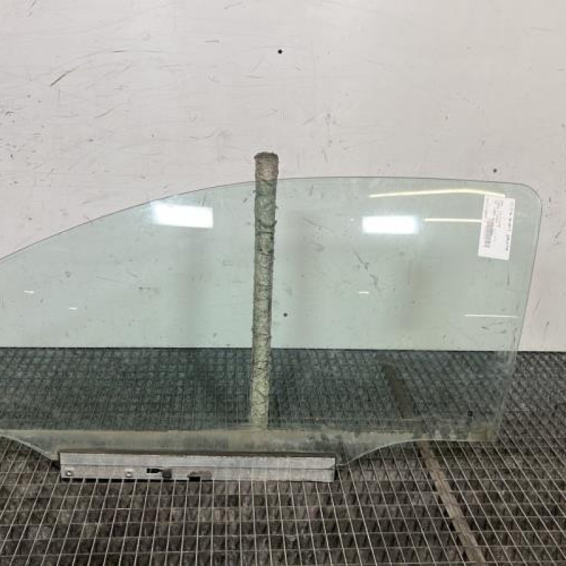 Vitre avant gauche OPEL CORSA C Photo n°1