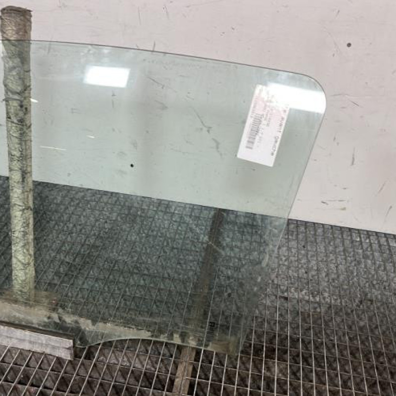 Vitre avant gauche OPEL CORSA C Photo n°3