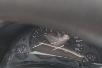 Vitre avant gauche OPEL CORSA C