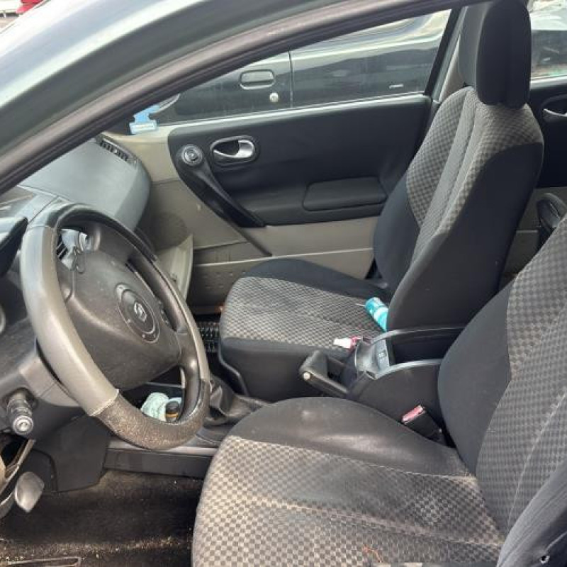 Custode arriere droit (porte) RENAULT MEGANE 2 Photo n°16