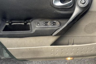 Vitre avant gauche RENAULT MEGANE 2