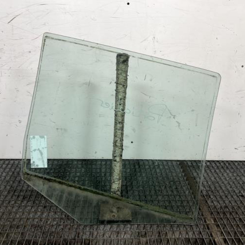 Vitre arriere gauche VOLKSWAGEN GOLF 4 Photo n°4