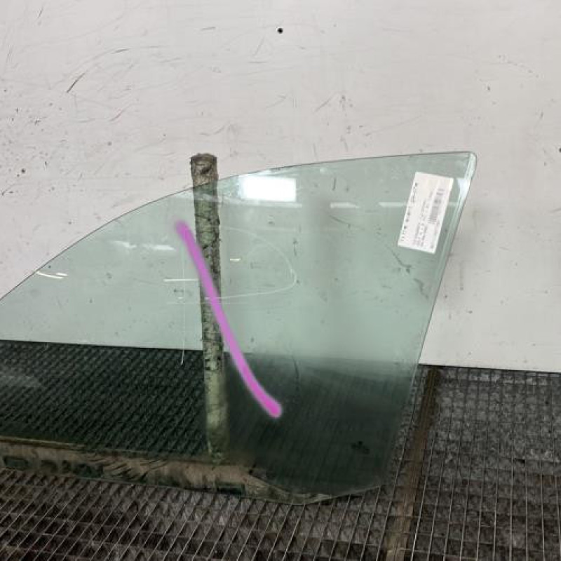 Vitre avant gauche VOLKSWAGEN GOLF 4 Photo n°3