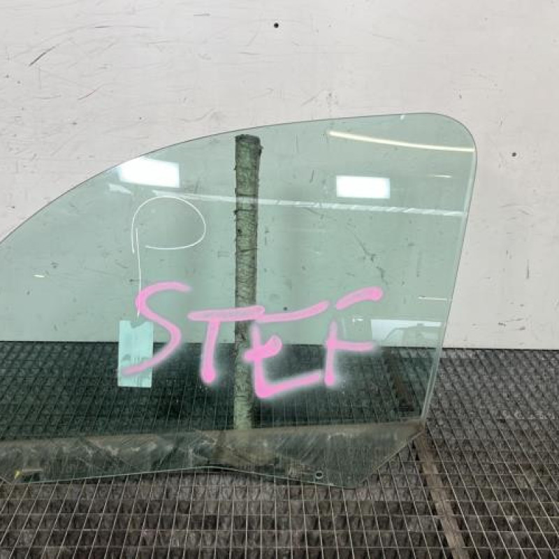 Vitre avant gauche CITROEN C3 PICASSO Photo n°1