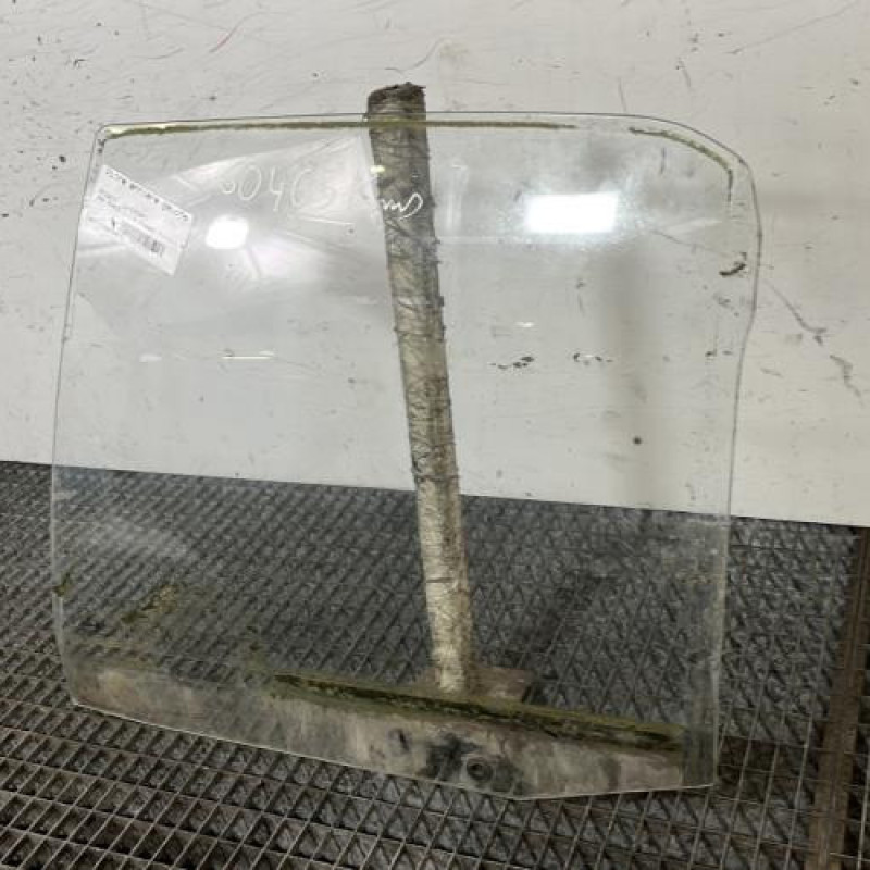 Vitre arriere gauche PEUGEOT 306 Photo n°2