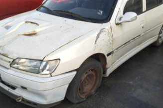 Vitre arriere gauche PEUGEOT 306