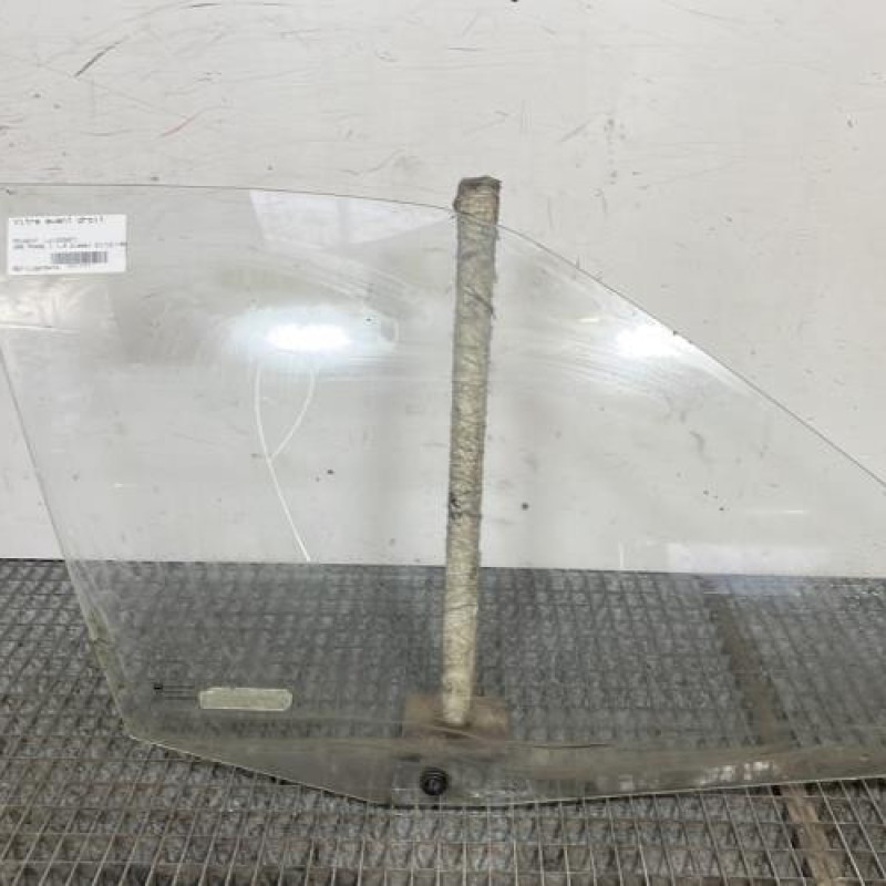 Vitre avant droit PEUGEOT 306 Photo n°1