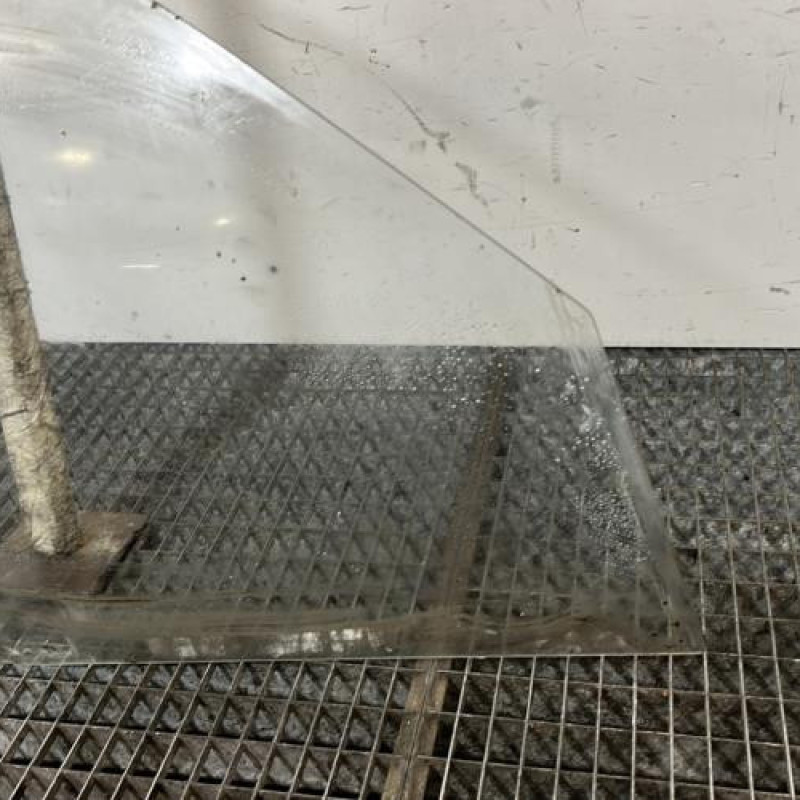 Vitre avant droit PEUGEOT 306 Photo n°2