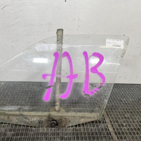 Vitre avant gauche PEUGEOT 306 Photo n°1