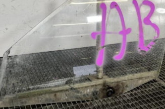 Vitre avant gauche PEUGEOT 306