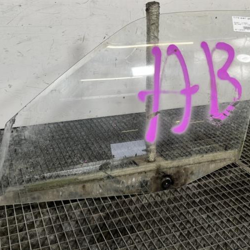 Vitre avant gauche PEUGEOT 306 Photo n°2