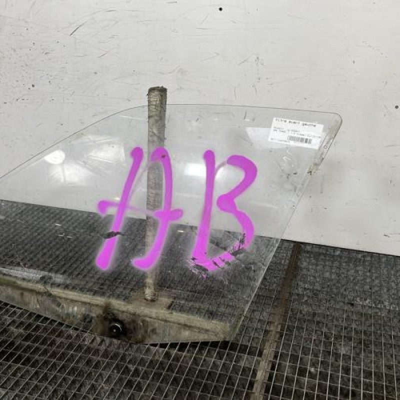 Vitre avant gauche PEUGEOT 306 Photo n°3