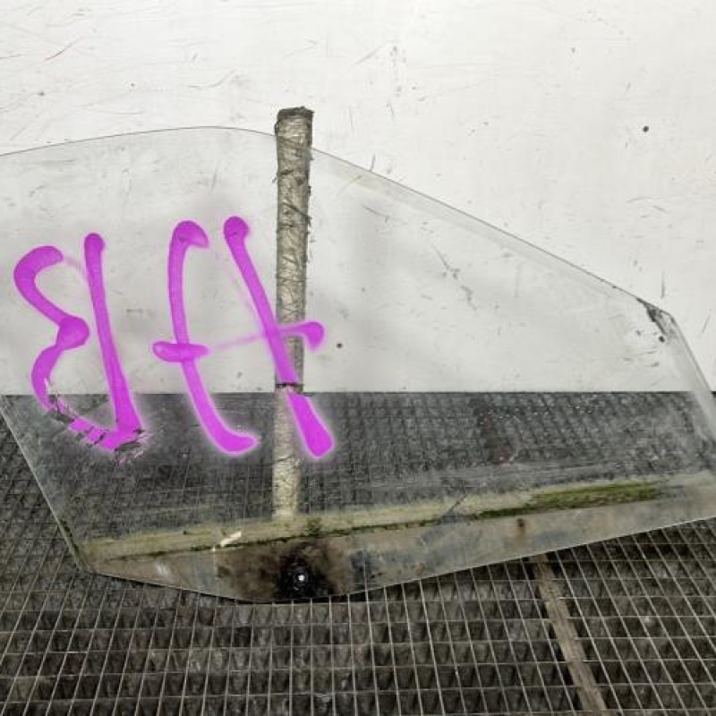 Vitre avant gauche PEUGEOT 306 Photo n°4