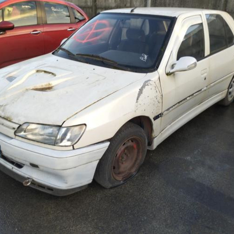 Vitre avant gauche PEUGEOT 306 Photo n°5