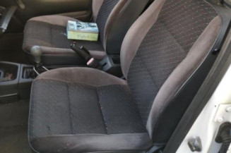 Vitre avant gauche PEUGEOT 306