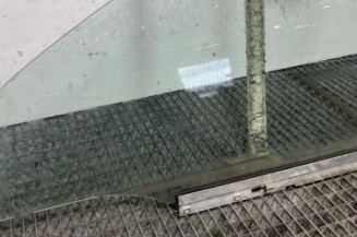 Vitre avant gauche OPEL CORSA C