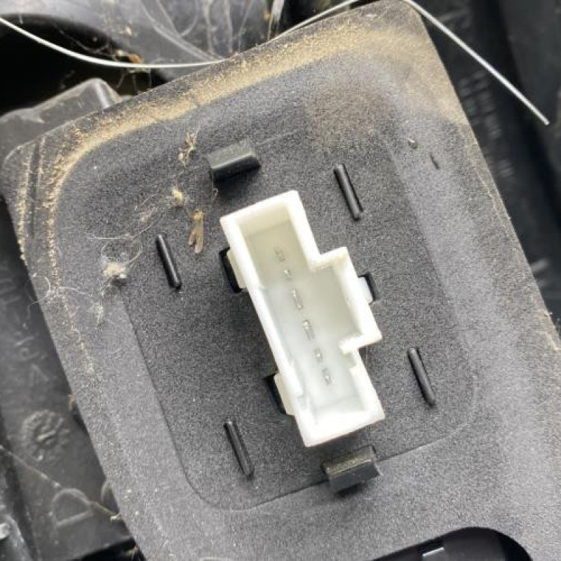 Feu arriere principal droit (feux) CITROEN C3 2 Photo n°4