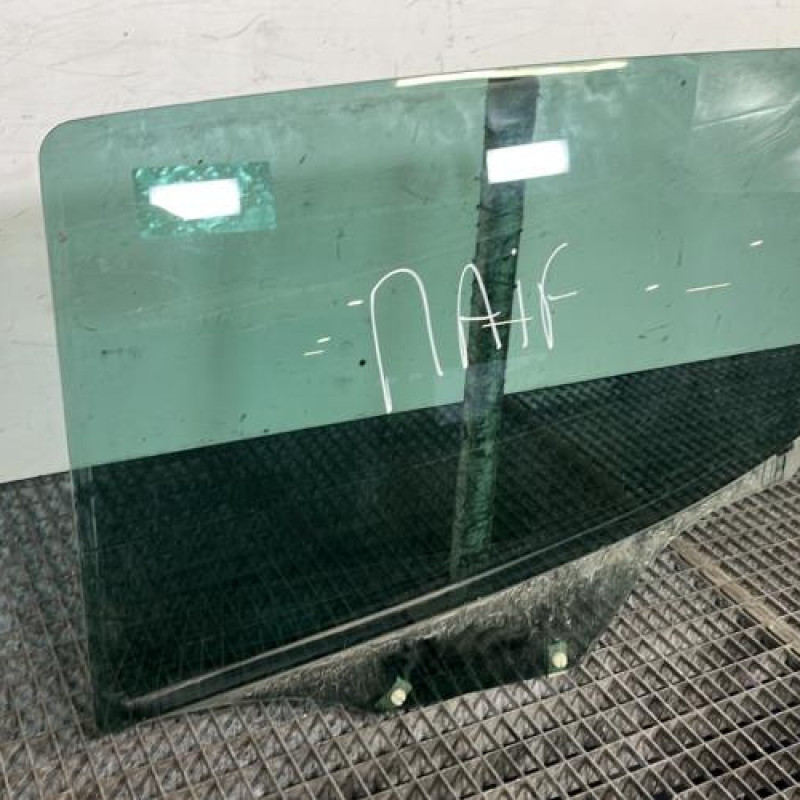 Vitre arriere gauche PEUGEOT 207 Photo n°2