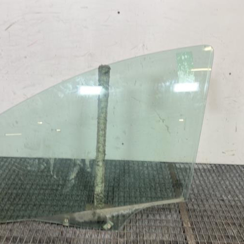 Vitre avant gauche PEUGEOT 207 Photo n°1