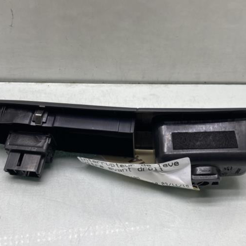 Interrupteur de leve vitre avant droit PEUGEOT 406 Photo n°2