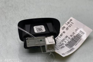 Interrupteur de leve vitre arriere droit PEUGEOT 2008 1